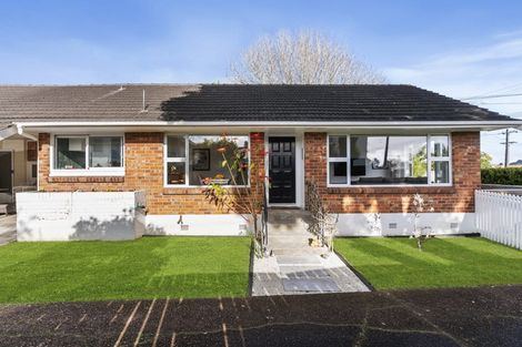 Photo of property in 1/126a Vauxhall Road, Narrow Neck, Auckland, 0624