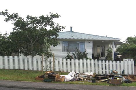 Photo of property in 13 Barbary Avenue, Kelston, Auckland, 0602