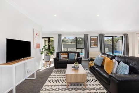 Photo of property in 31 Rewarewa Crescent, Waikanae, 5036