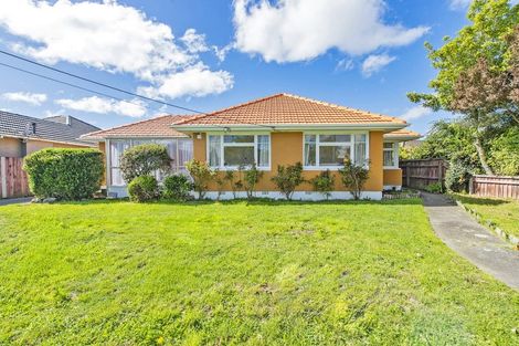 Photo of property in 15 Middlepark Road, Sockburn, Christchurch, 8042
