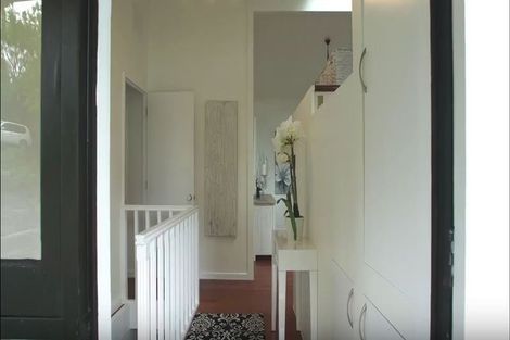 Photo of property in 7 Tranquil Glade, Hillcrest, Auckland, 0627