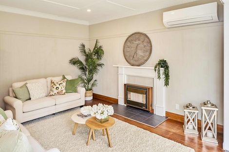 Photo of property in 57 Ranui Terrace, Tawa, Wellington, 5028