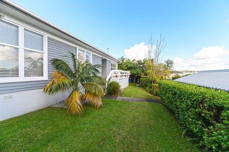 Photo of property in 1/48 Bond Crescent, Forrest Hill, Auckland, 0620