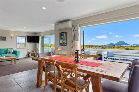 Photo of property in 5 Esplanade Rise, Coastlands, Whakatane, 3120
