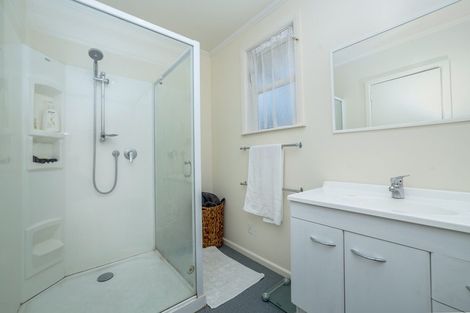 Photo of property in 13 Roberts Street, Martinborough, 5711