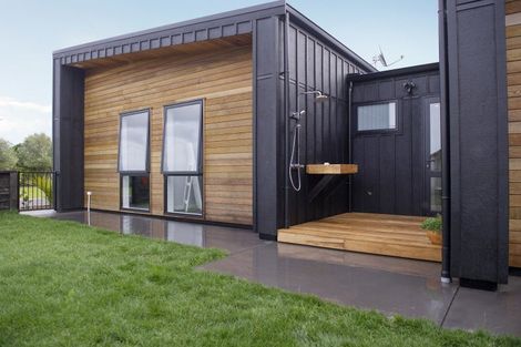 Photo of property in 2 Romeo Place, Whitianga, 3510