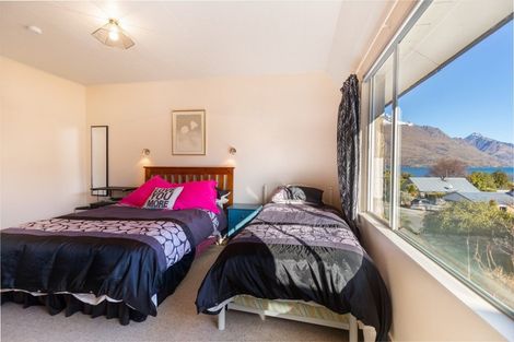 Photo of property in 11 Poplar Drive, Kelvin Heights, Queenstown, 9300