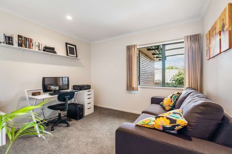 Photo of property in 10b Landon Place, Pukekohe, 2120