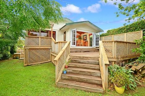 Photo of property in 50 Moore Street, Hillcrest, Auckland, 0627