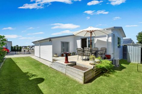 Photo of property in 11 Kamahi Crescent, Papamoa Beach, Papamoa, 3118