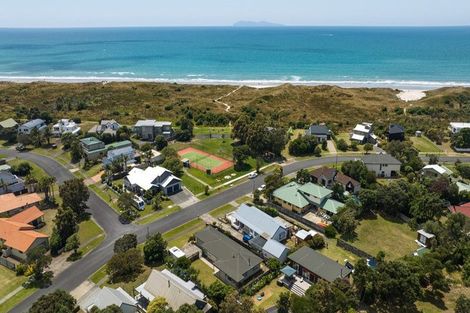 Photo of property in 6 Papaunahi Road, Bowentown, Waihi Beach, 3177