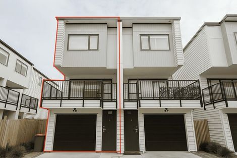 Photo of property in 4/5 Chevis Place, Pakuranga, Auckland, 2010