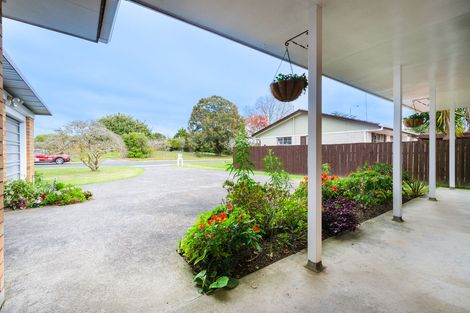 Photo of property in 2 Matuhi Rise, Henderson, Auckland, 0612