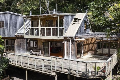 Photo of property in 40 Lone Kauri Road, Karekare, New Lynn, 0772