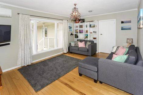 Photo of property in 9 Lawrie Avenue, Pukekohe, 2120