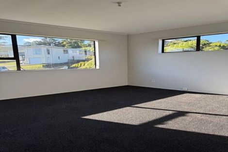 Photo of property in 26b Cheltenham Terrace, Newlands, Wellington, 6037