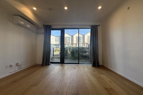 Photo of property in 60 Waipuhinui Way, Wiri, Auckland, 2104
