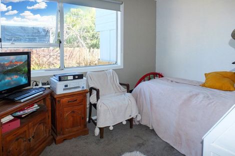 Photo of property in 4 Kennedy Street, Foxton Beach, Foxton, 4815