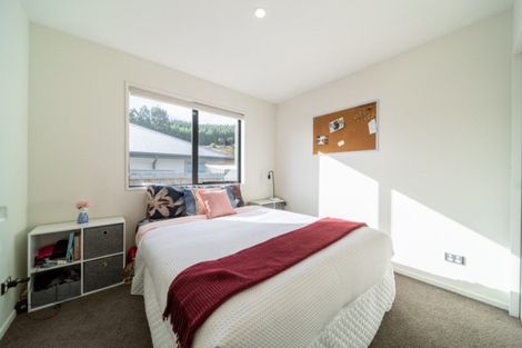 Photo of property in 32 Silver Street, Lower Shotover, Queenstown, 9304