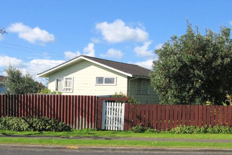 Photo of property in 40 Othello Drive, Clover Park, Auckland, 2023