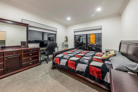 Photo of property in 54 Armstrong Farm Drive, East Tamaki Heights, Auckland, 2016