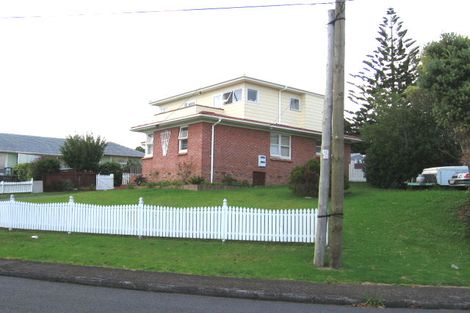 Photo of property in 10 Mcclintock Road, Massey, Auckland, 0614