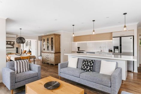 Photo of property in 44 Hiria Crescent, Papamoa Beach, Papamoa, 3118