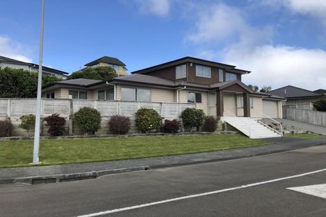 Photo of property in 1 Boronia Grove, Maungaraki, Lower Hutt, 5010