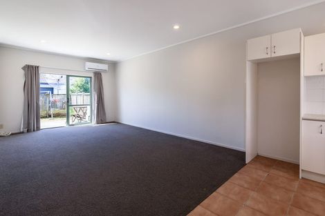 Photo of property in 13 Vitex Lane, Henderson, Auckland, 0612