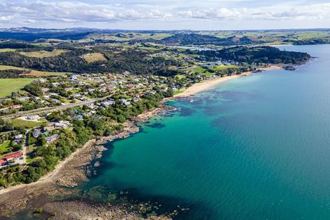 Photo of property in 18 Heretaunga Crescent, Cable Bay, 0420