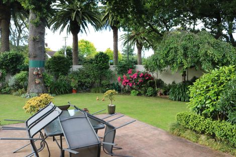 Photo of property in 4 The Oaks, Awapuni, Palmerston North, 4412