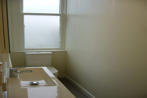 Photo of property in 4 Hawker Street, Mount Victoria, Wellington, 6011