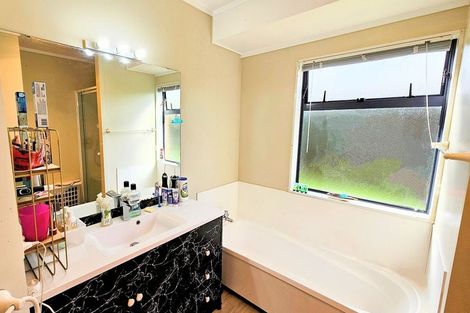 Photo of property in 22 Halcione Close, Flagstaff, Hamilton, 3210