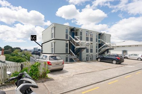 Photo of property in Fairmont Flats, 4a/20 Maarama Crescent, Aro Valley, Wellington, 6021