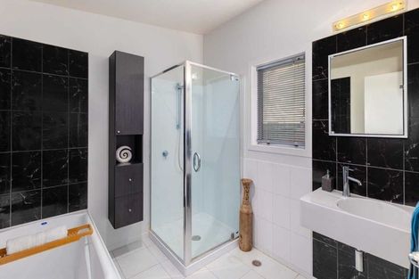 Photo of property in 3/8 Hutcheson Street, Sydenham, Christchurch, 8023