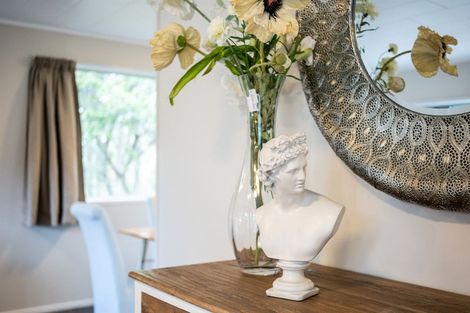 Photo of property in 27 Lavery Place, Sunnynook, Auckland, 0632