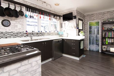 Photo of property in 75 Botanical Road, Takaro, Palmerston North, 4412