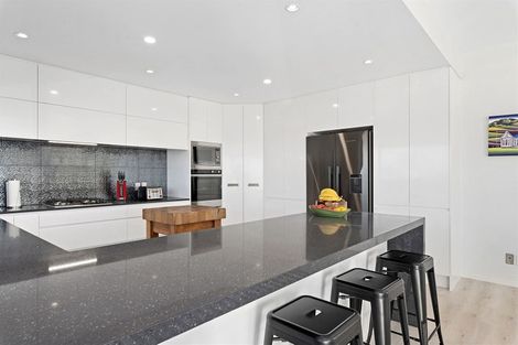 Photo of property in 1/148 Beach Road, Campbells Bay, Auckland, 0630