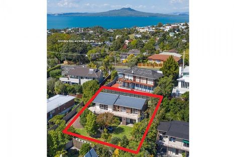 Photo of property in 24 Aberdeen Road, Campbells Bay, Auckland, 0620