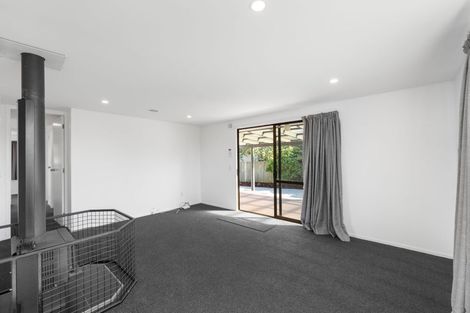 Photo of property in 34 Medina Crescent, Parklands, Christchurch, 8083