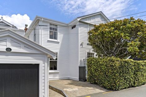 Photo of property in 21 Selwyn Terrace, Thorndon, Wellington, 6011