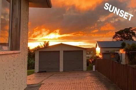 Photo of property in 740 East Coast Road, Pinehill, Auckland, 0632