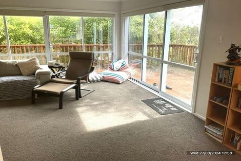 Photo of property in 35a Kinghorne Street, Strathmore Park, Wellington, 6022