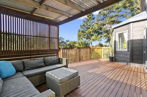 Photo of property in 30 Wood Bay Road, Titirangi, Auckland, 0604