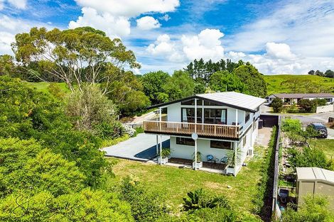 Photo of property in 4 Skelton Crescent, Paparoa, 0571