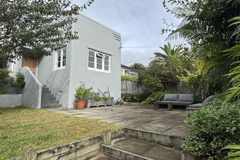 Photo of property in 1/2 Riverview Road, New Lynn, Auckland, 0600