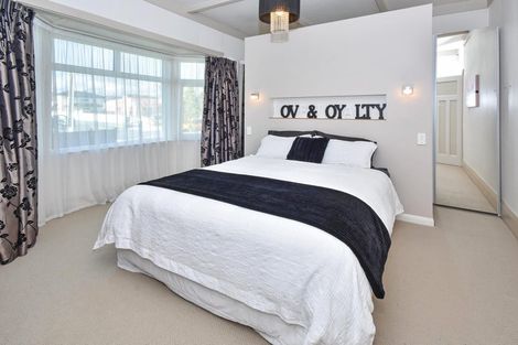 Photo of property in 27 Kenderdine Road, Papatoetoe, Auckland, 2025