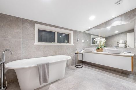 Photo of property in 51 Blacks Road, Greenhithe, Auckland, 0632