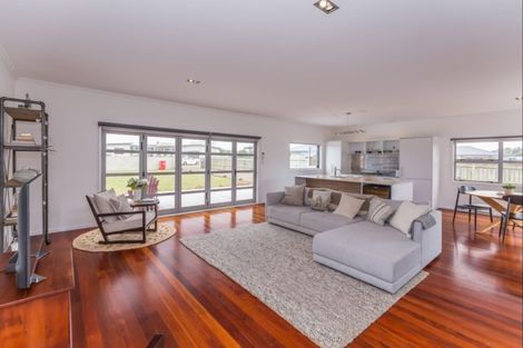 Photo of property in 42a Kent Avenue, Waitarere Beach, Levin, 5510