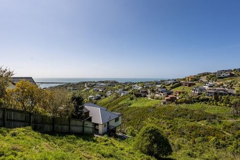 Photo of property in 25 Drayton Drive, Mount Pleasant, Christchurch, 8081